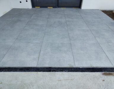 Polaganje Keramike 90x90x2cm Leplenje In Distančniki