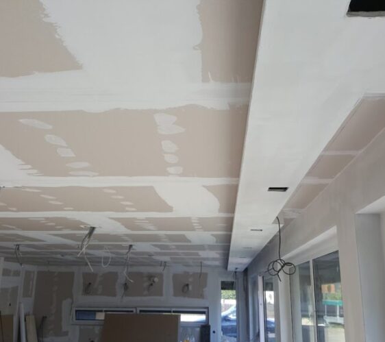 Prepustite suhomontažna dela izkušenemu mojstru.jpg