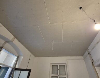 Spuščen Strop Z Pocinkano Podkonstrukcijo