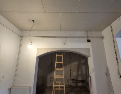 Spuščen Strop Z Pocinkano Podkonstrukcijo